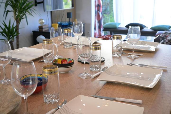 Location de vacances pour 8 personnes, avec jardin à Le Val-Saint-Père