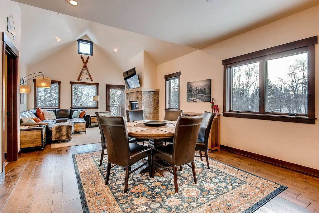 Ganze Wohnung, End-Unit Condo w/Beautiful Blue River & Mountain Views, Free Wifi, & Deck in Silverthorne, Arapaho and Roosevelt National Forests