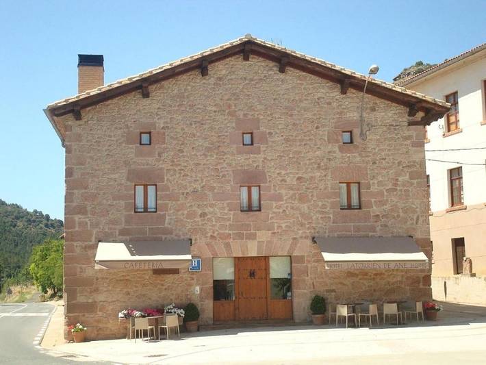 Hotel para 2 personas, con terraza en Tierra Estella