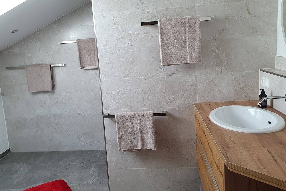 Ganze Wohnung, Ferienwohnung mit schönem Ausblick in Marktoberdorf, Bayerisch Schwaben