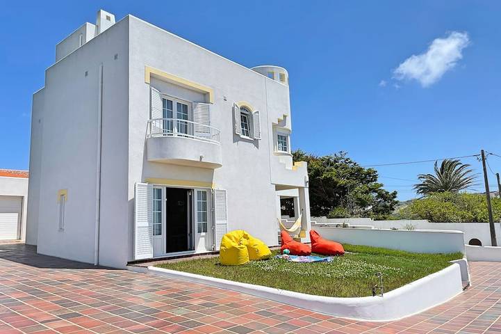 Casa de férias para 6 pessoas, com varanda e jardim em Encarnação