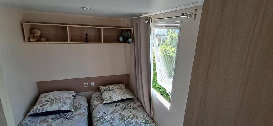 Location de vacances pour 4 personnes, avec vue et jardin ainsi que terrasse et piscine dans Lac de la Vingeanne - 4