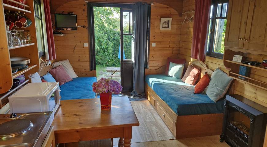 Gîte pour 4 personnes, avec terrasse ainsi que piscine et jardin à Fatouville-Grestain - 3