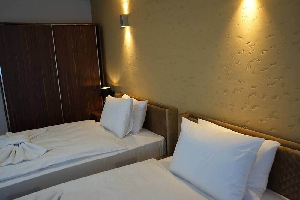 Ganze Wohnung, 3-Zi Wohnung für Messe, Familie & Monteure in Berenbostel, Garbsen