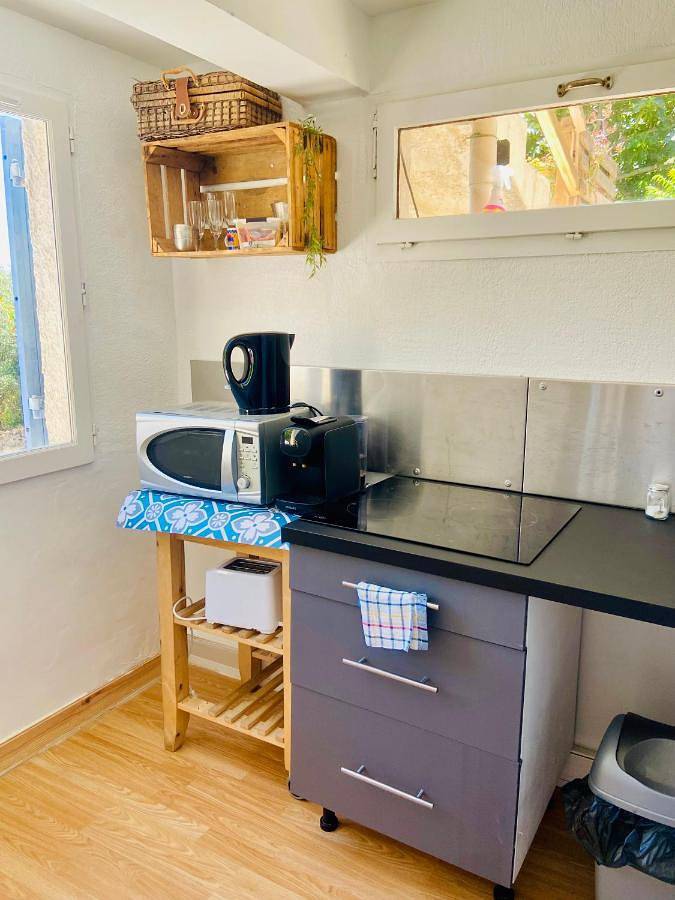 Gîte pour 4 personnes, avec vue et jardin à Le Rove - 4