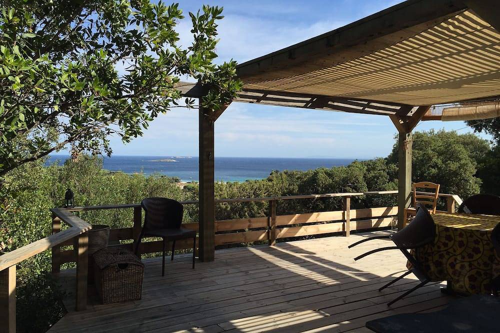 Mini Villa vue Mer 4 pers à 800m plage de palombaggia. Parking privé a la plage. in Palombaggia, Porto-Vecchio