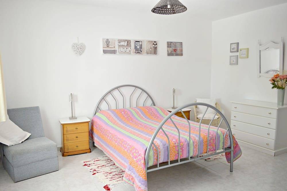 Schöne, geräumige Private Villa 2. 5 Acres Wifi Air Con Nr Golf & Beach in Budens, Naturpark Südwest-Alentejo und Costa Vicentina
