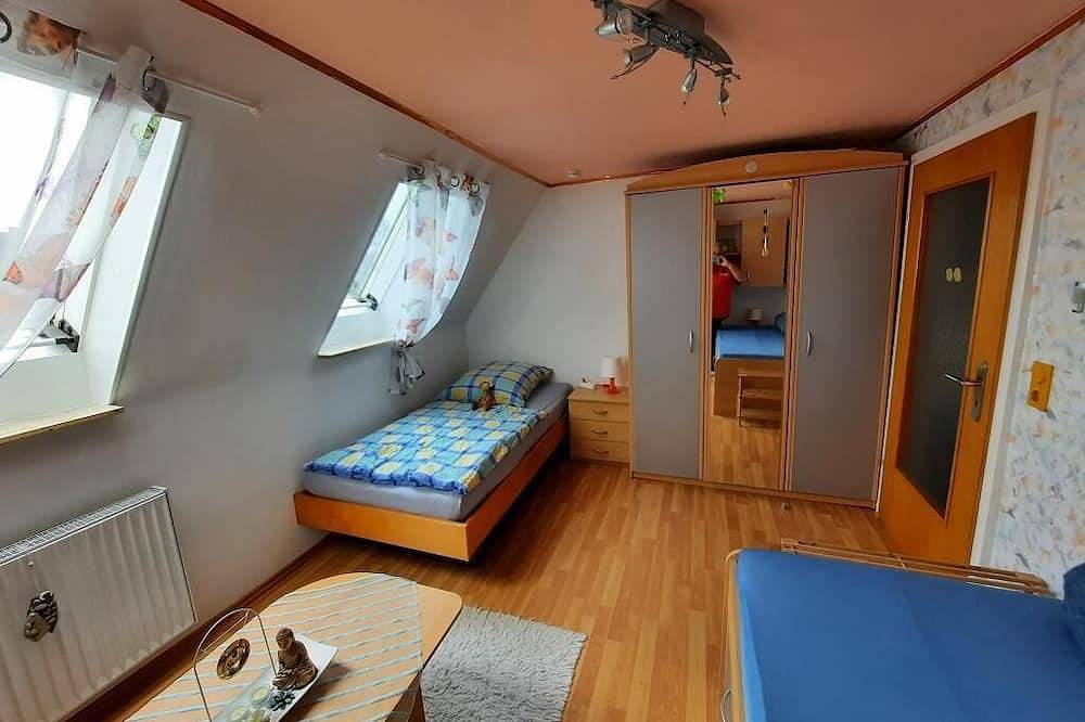 Ganze Wohnung, Geräumige Ferienwohnung (80 qm) für bis zu 4 Personen mit Loggia in Maroldsweisach, Landkreis Haßberge
