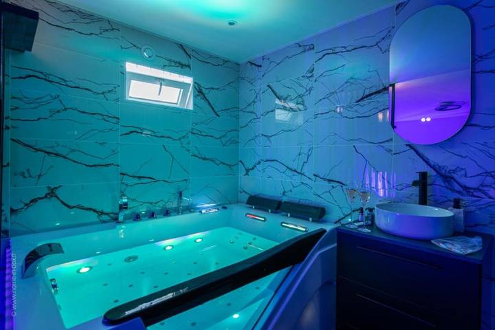 Gîte pour 2 personnes, avec jacuzzi à Longjumeau - 4