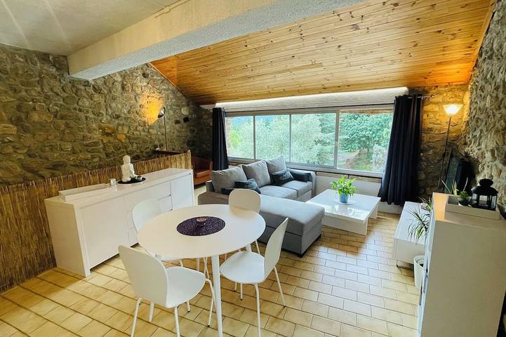 Gîte pour 4 personnes, avec jacuzzi, animaux acceptés à Saint-Jean-du-Gard