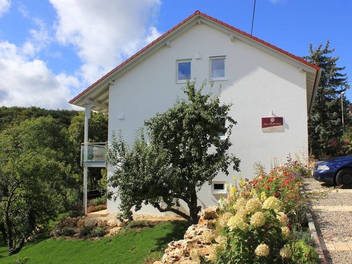 Ferienhaus für 4 Personen, mit Garten und Sauna sowie Balkon