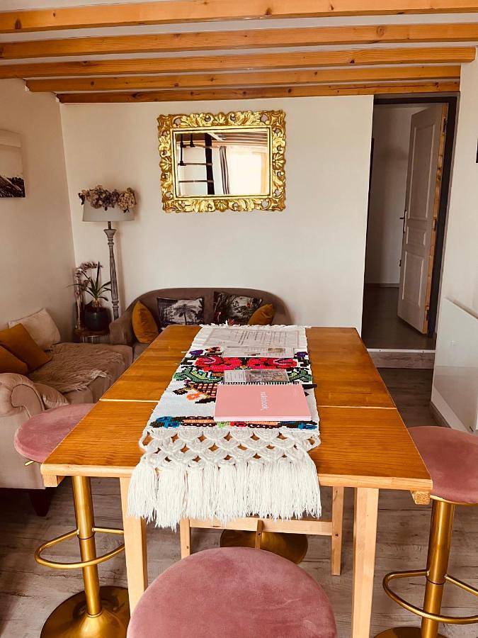 Location de vacances pour 5 personnes, avec Terrasse ainsi que Jardin et Vue à Quincié-en-Beaujolais - 4