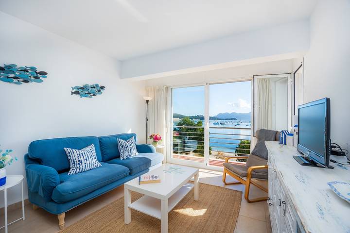 Appartement entier, Appartement 'Tonia' avec vue sur la mer, Wi-Fi et climatisation in Port de Pollença, Pollença