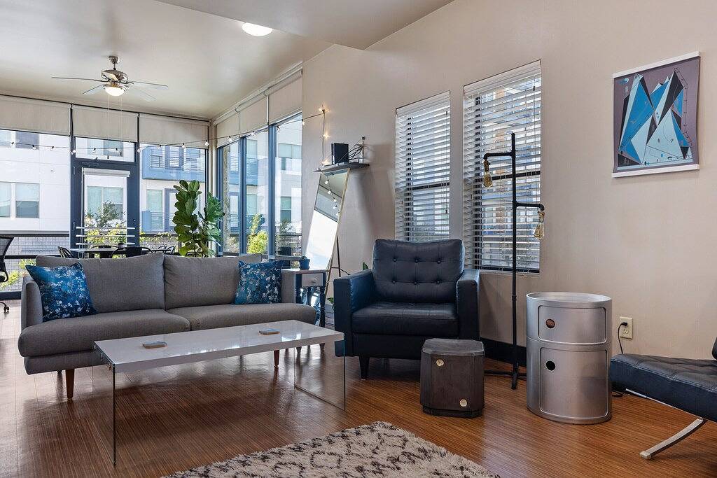 Ganze Wohnung, Ft Worth Southside Loft 201- Walk to Magnolia Ave! in Fort Worth, Tarrant County