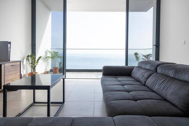 Gîte pour 6 personnes, avec vue ainsi que balcon et piscine dans Praia - 2