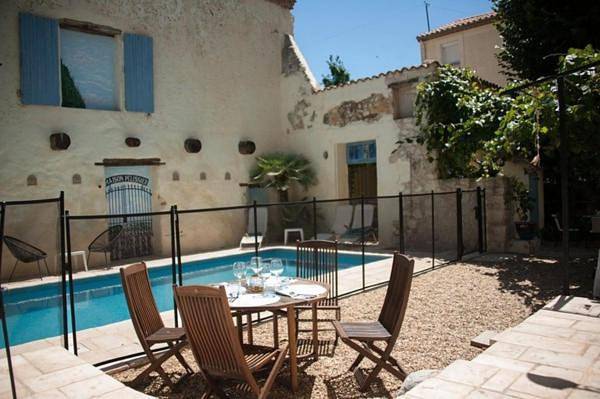Chambre d’hôte pour 2 personnes, avec Terrasse ainsi que Jardin et Piscine