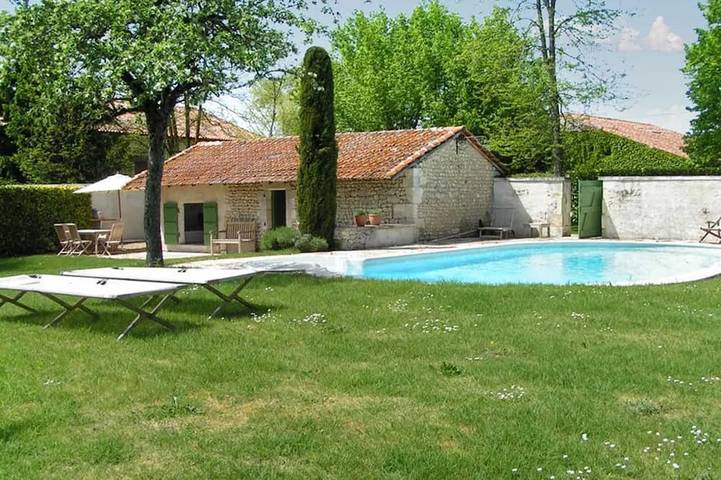 Maison de vacances pour 8 personnes, avec jardin, animaux acceptés à Bellon