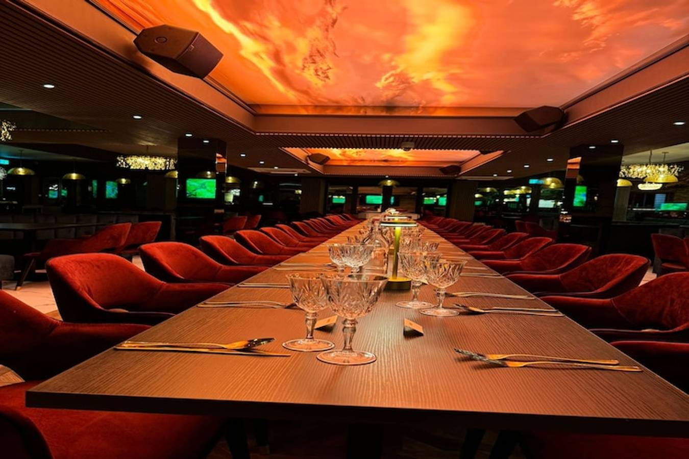 Entire apartment, Palms Hotel & Retreat By Palette|Sta Double in Havering, London