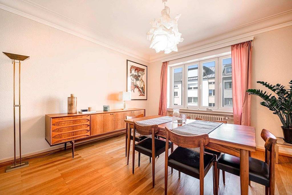 Appartement entier, Cozy 1Br with Balcony and Workspace in Hollerich in Luxembourg (ville), Luxembourg