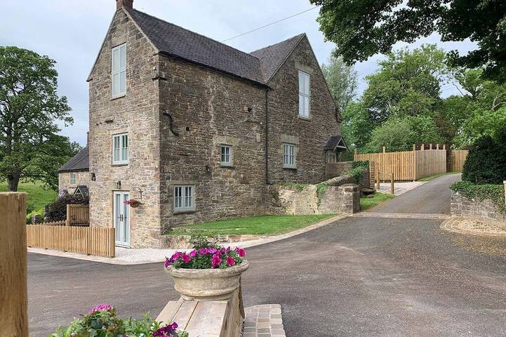 Holiday rental for 10 people, with garden and hot tub in Carsington Water