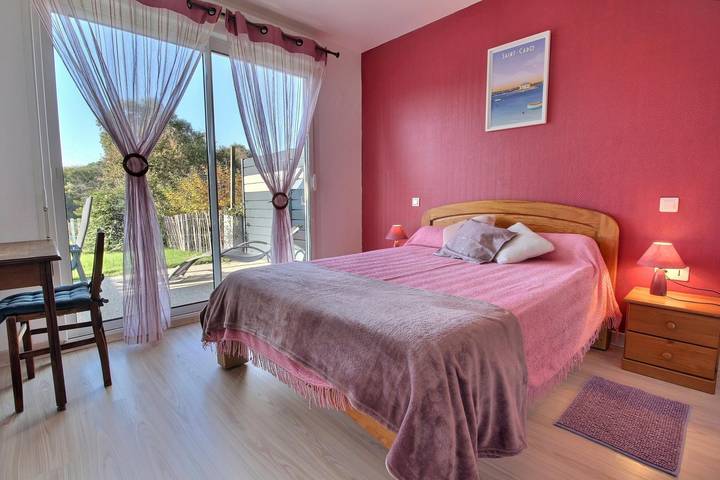 Gîte pour 6 personnes, avec terrasse et jardin à Ploemel - 4