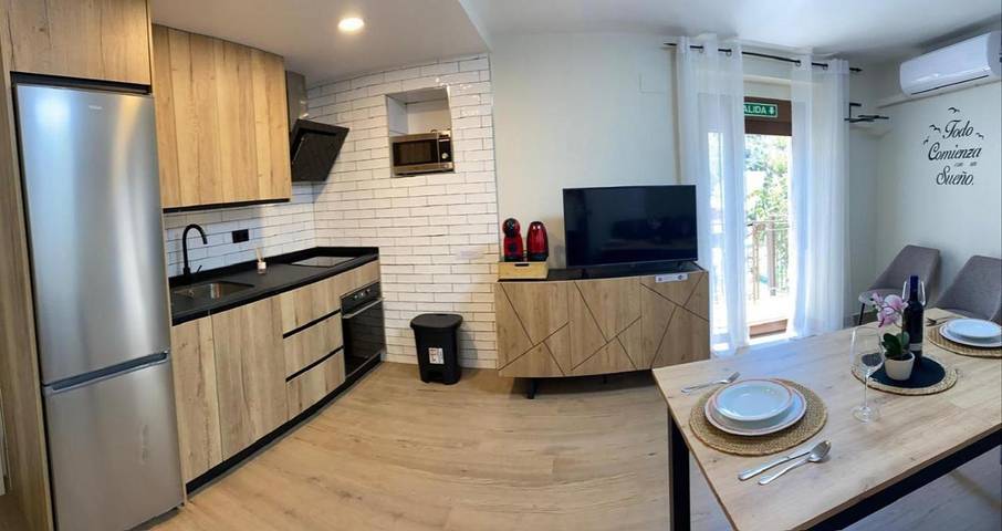 Apartamento de vacaciones para 4 personas, con balcón y vistas - 1