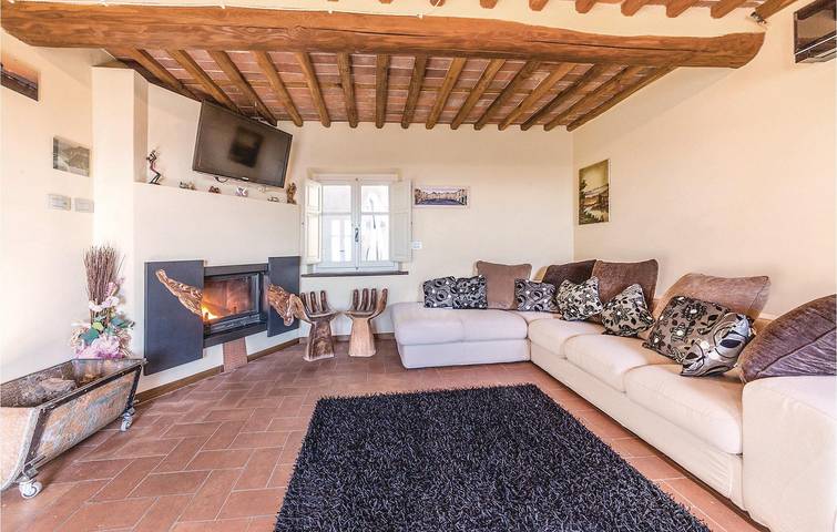 Oase am Pool mit Parkplatz und AC in Massarosa, Italienische Riviera