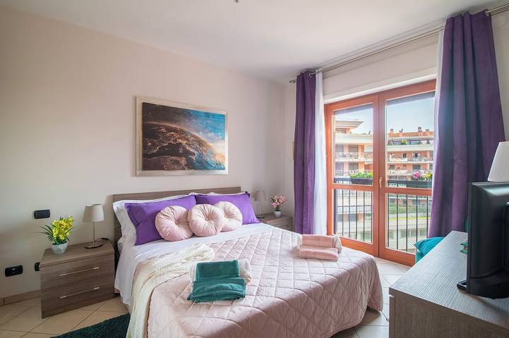 Entire apartment, Delightful apartment with large terrace near Leonardo Da Vinci Fco Airport in Fiumicino, Rome Province