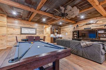 Log Cabin for 18 Guests in Broken Bow, Broken Bow Lake, Picture 4