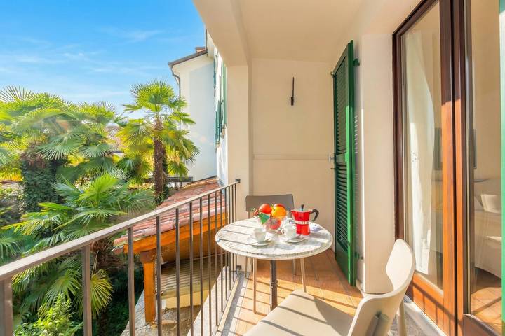 Ferienwohnung für 4 Personen, mit Balkon und Kinderpool sowie Seeblick in Muralto