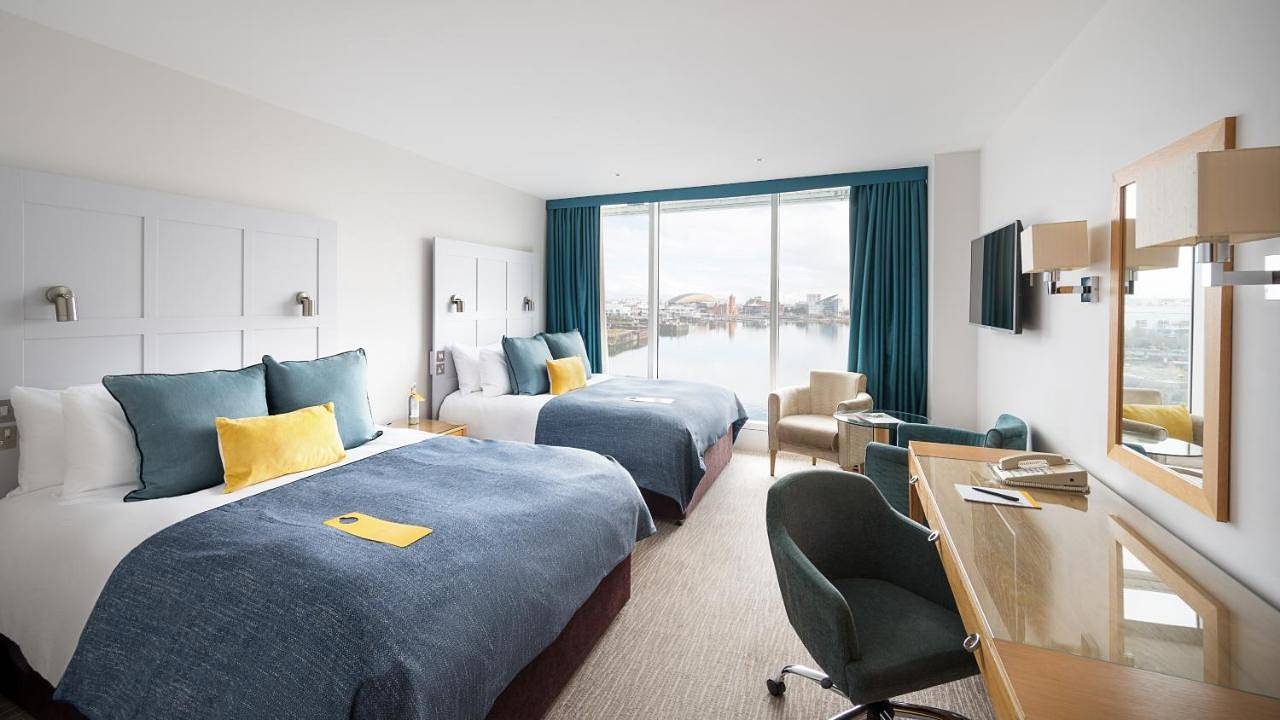 Standard Twin Room with Balcony - Accessible in Cardiff Bay, Cardiff