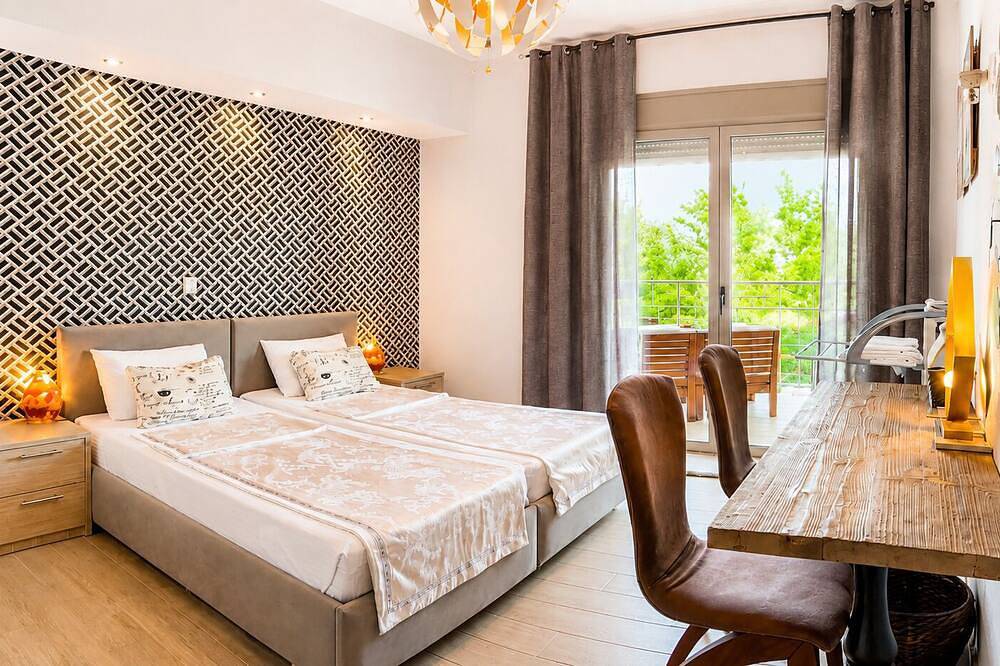 Villa Alina in Haniotis with private pool in Chaniotis, Kassandra