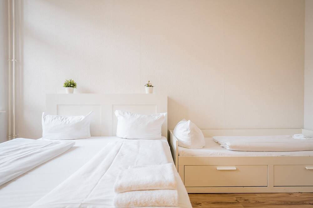Ganze Wohnung, 2-Bedroom Apartment in Berlin-Pankow in Berlin Pankow, Berlin