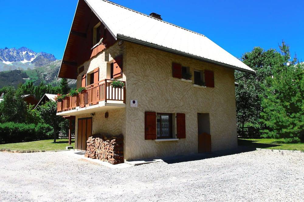 Chalet   Discretement Stylise Montagne Pour 9 Personnes. in Le Monêtier-les-Bains, Serre Chevalier