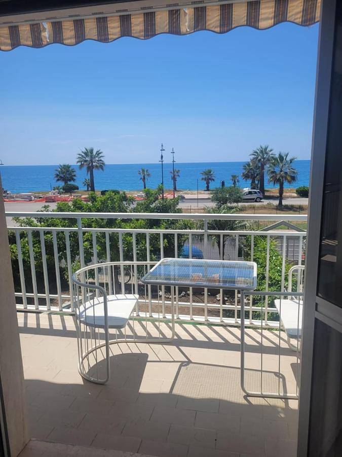 Appartamento per 5 persone, con Balcone e Terrazza nonché Panorama a Marina di Gioiosa Ionica