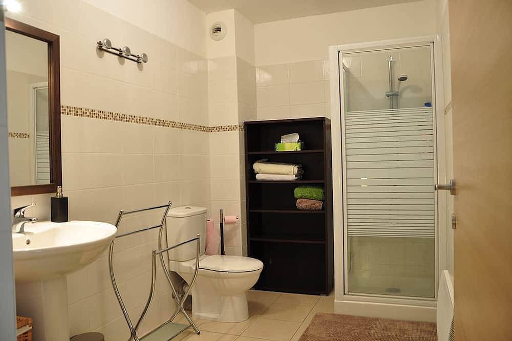 Appartamento intero, Grazioso appartamento con ampia terrazza e piscina privata a 5 minuti dalla spiaggia in Santa Lucia di Moriani, Corte e dintorni