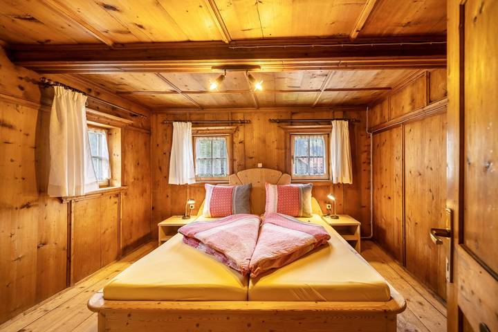 Ferienhaus "Engele" mit Bergblick, Privatem Garten und WLAN in St. Martin in Passeier, Passeiertal