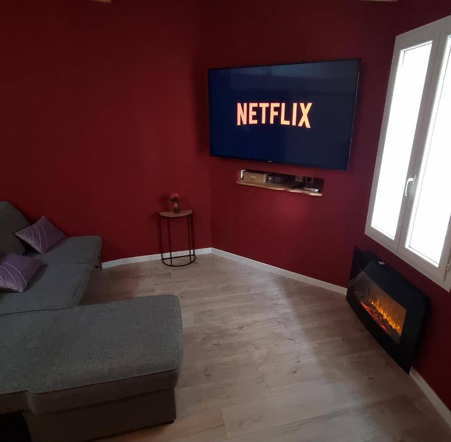 Appartement entier, Appartement Romantique Climatisé Belorizon - 30 min de la mer in Pignans, Région de Brignoles