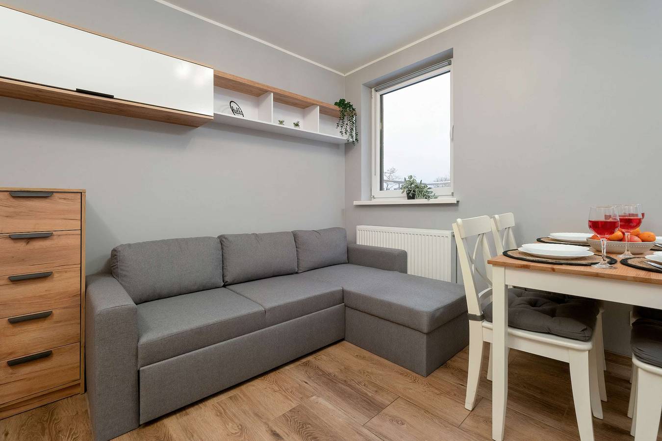Cały apartament wypoczynkowy, Cozy Studio with Balcony | Parking in Garage in Łódź, Województwo łódzkie