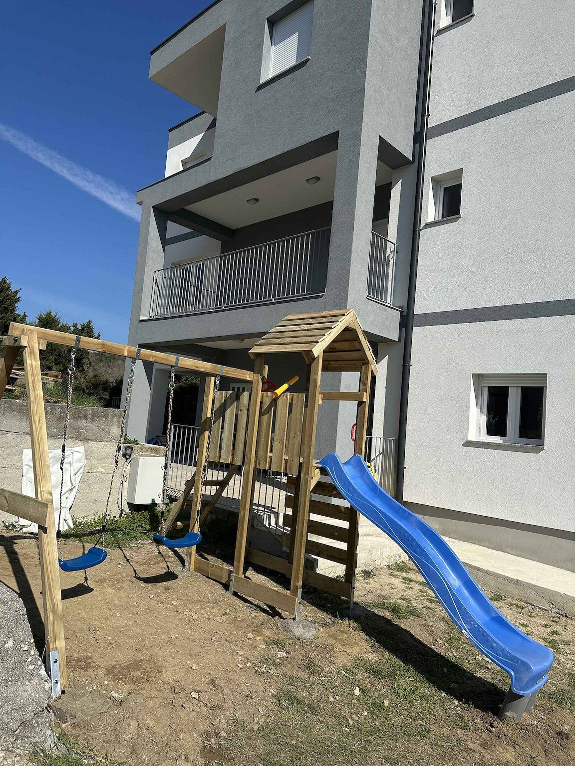 Ganze Ferienwohnung, Ferienwohnung mit Klimaanlage in ruhiger Lage in Lopar, Rab