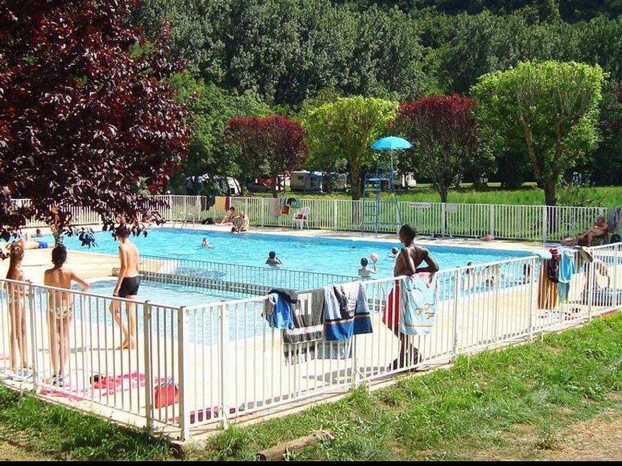 Camping Le Célé - Caravane 2 personnes - Luc in Saint-Sulpice (Lot), Parc Naturel Régional des Causses du Quercy