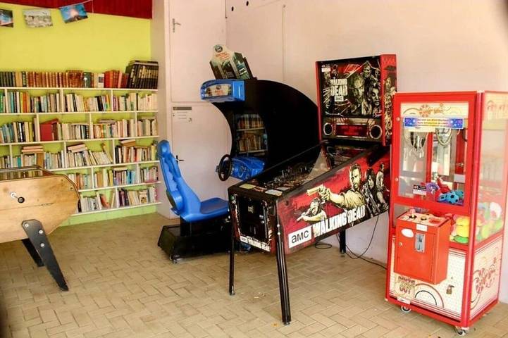 ZEcamping 4* espace aquatique club enfant locatif TV BBQ 28m2 4 pers in Challans, Valle del Loira