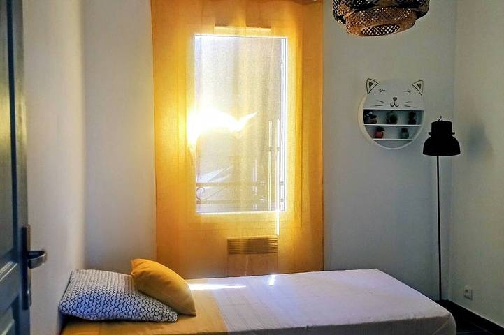 Location de vacances pour 3 personnes, avec terrasse et jardin à Belcodène - 2