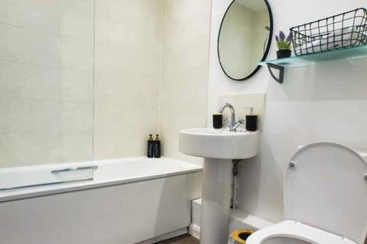 Entire home in Berkshire, United Kingdom in Reading, Berkshire