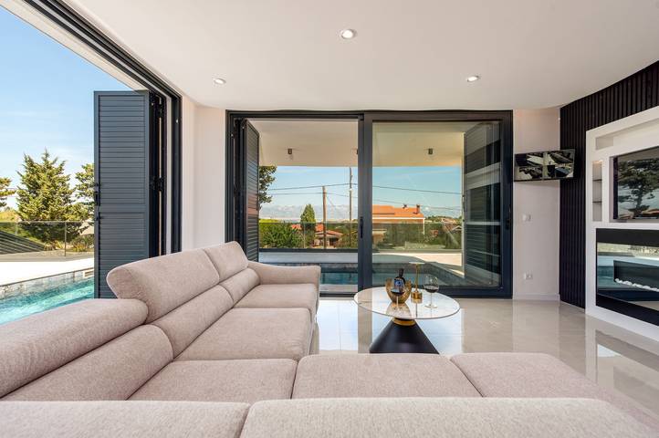 Villa pour 8 personnes, avec balcon et piscine dans Vir - 4