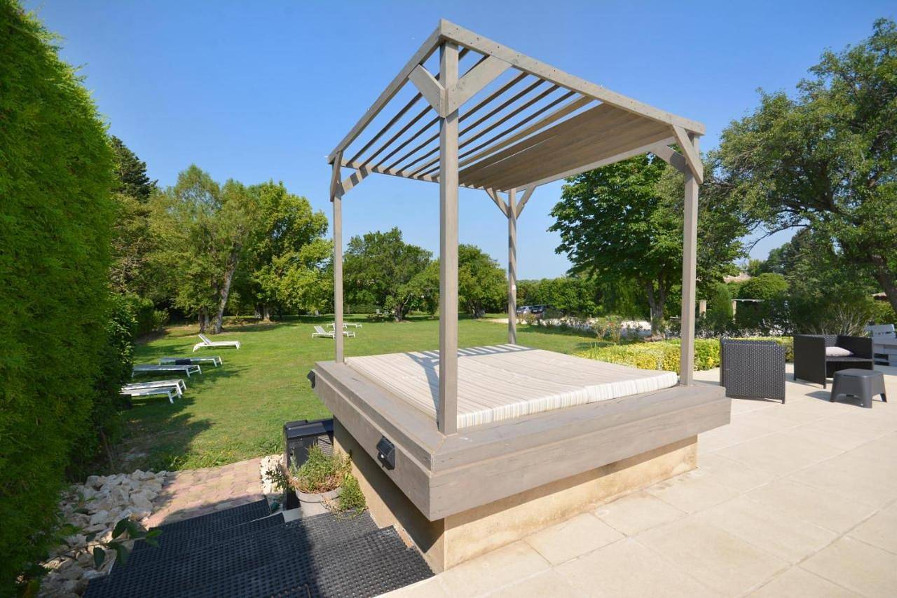 Small Double Room in Orange, Vaucluse