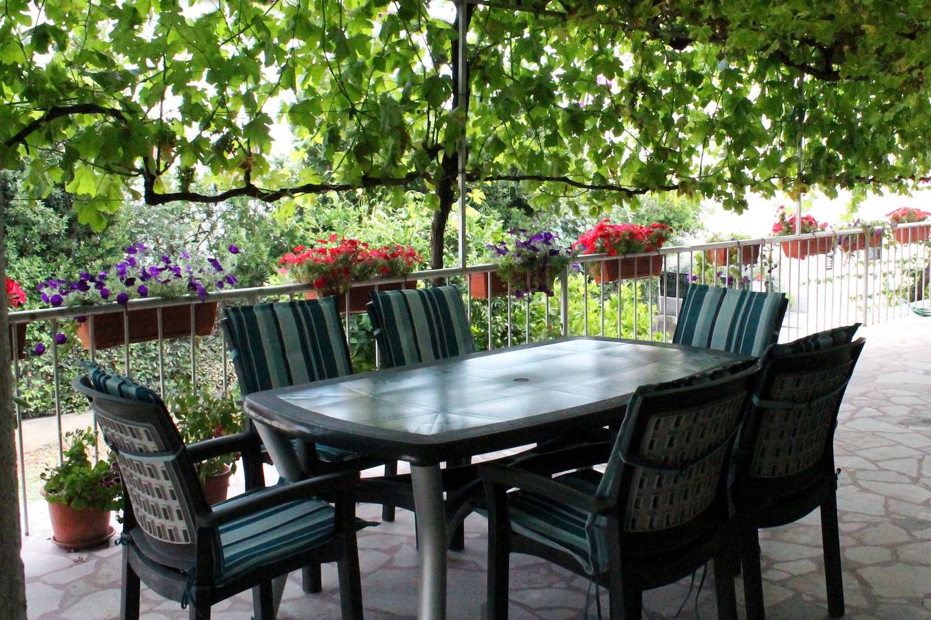 Ganze Wohnung, 1-Zimmer-Ferienwohnung mit Terrasse Kastel Stafilic, Kastela A-5219-b in Kastel Novi, Kaštela