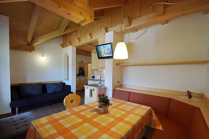 Appartamento per 6 persone, con balcone e giardino in La Valle