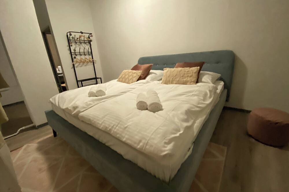 Ganze Wohnung, Modern & Zentral in der City I Küche I Waschmaschine I Balkon I für Firmen ideal in Stuttgart-Mitte, Stuttgart