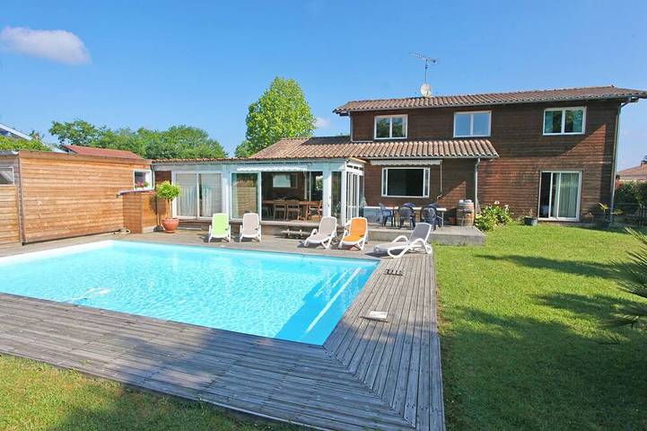 Maison de vacances pour 8 personnes, avec Balcon ainsi que Jardin et Piscine à Angresse